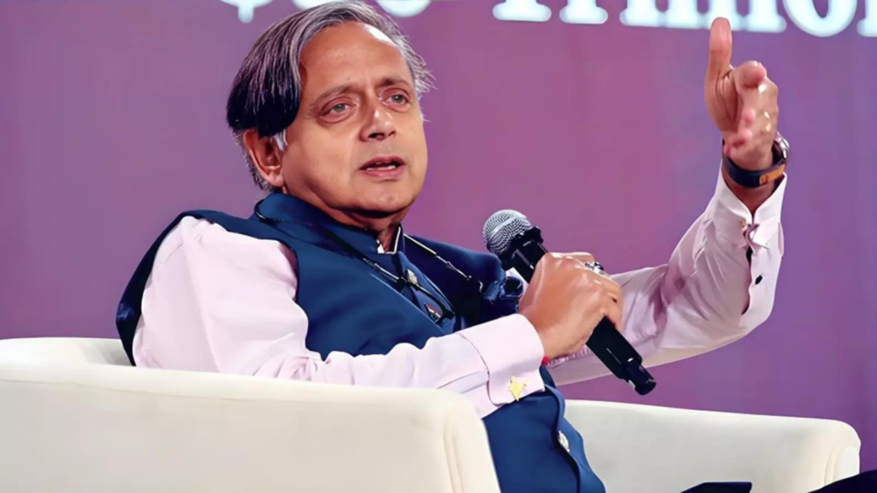 America Might Face Setback… What Did Shashi Tharoor Say on H-1B Visa?