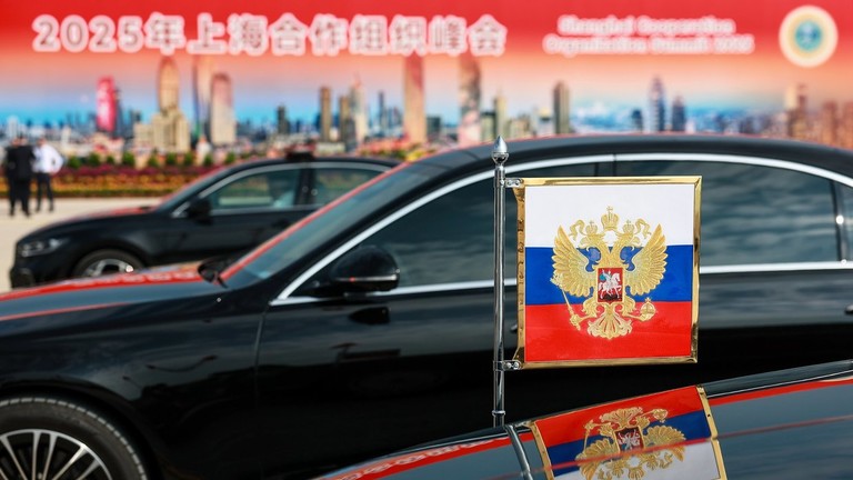 Putin and Modi take symbolic ride in Russian Aurus limousine