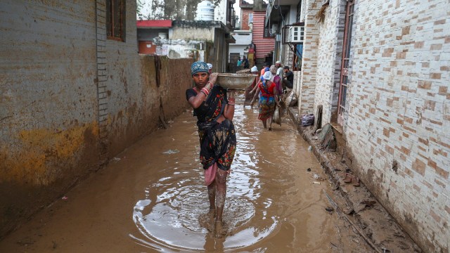 Amit Shah visits flood-ravaged Jammu, promises relief measures
