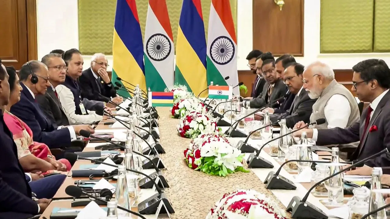 India to Provide $655 Million Economic Aid to Mauritius, Signs 7 Key Agreements