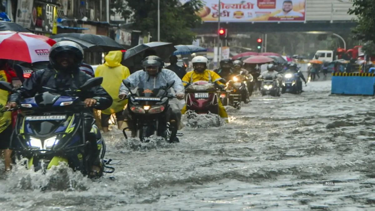 मुंबई में बारिश का अलर्ट, पालघर में आज स्कूल बंद | नवीनतम मौसम पूर्वानुमान