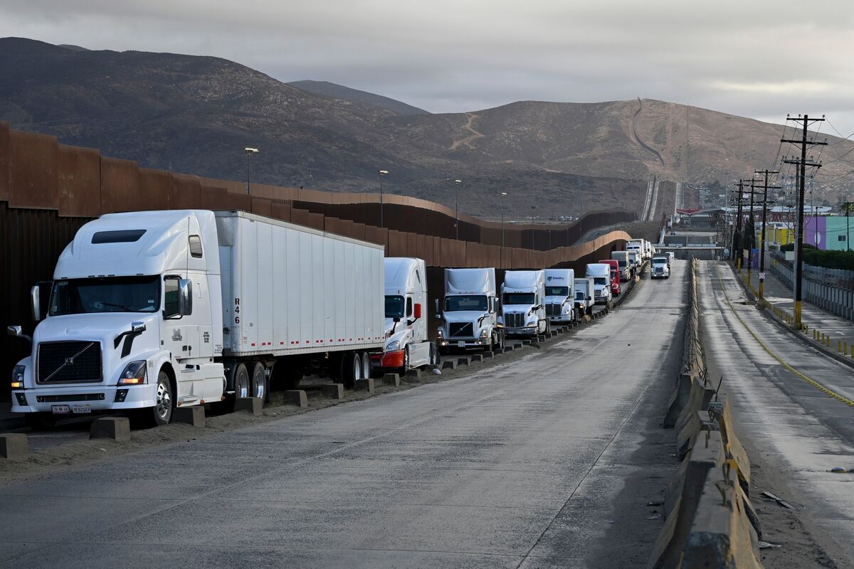 Trump Tariffs Strike Again! 25% Tax Slapped on Truck Imports; Which Sector Hit Now?