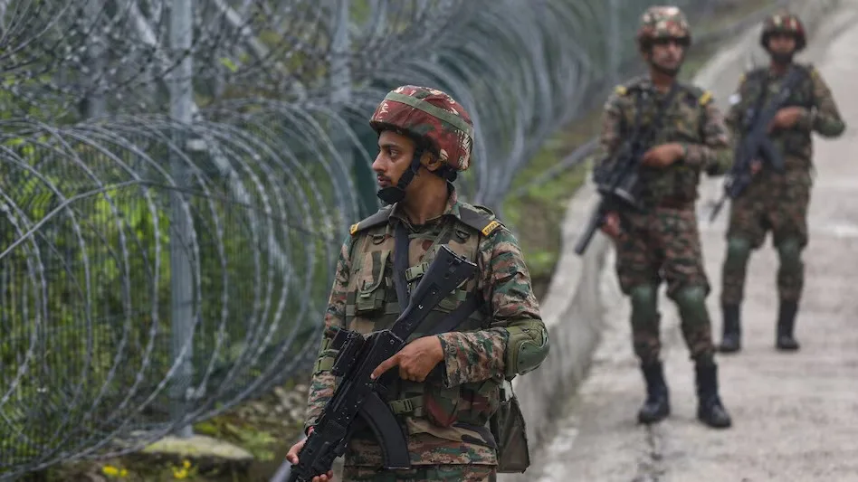 हिवाळ्यापूर्वी LoC वर चौकशी वाढली… आतंकवाद्यांची घुसखोरी रोखण्यासाठी BSF सतर्क