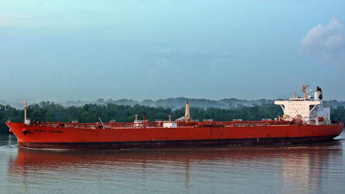 Tanker Bound for India Changes Course After US Sanctions Hit Russian Oil Giants