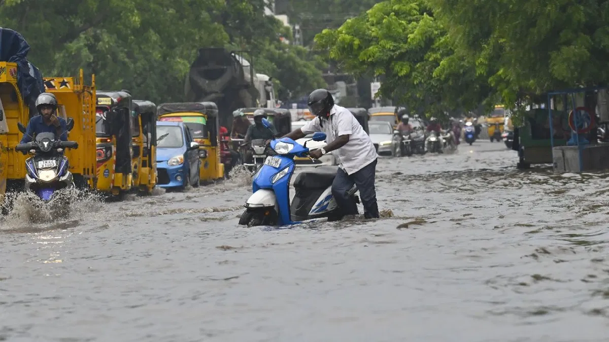 Tamil Nadu Rain Alert: Red Alert in 8 Districts as CM Reviews Monsoon Preparedness