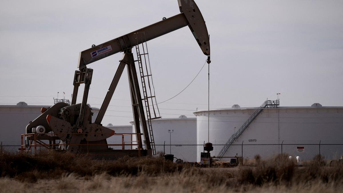 The US sanctions Indian firms and individuals over Iran oil trade