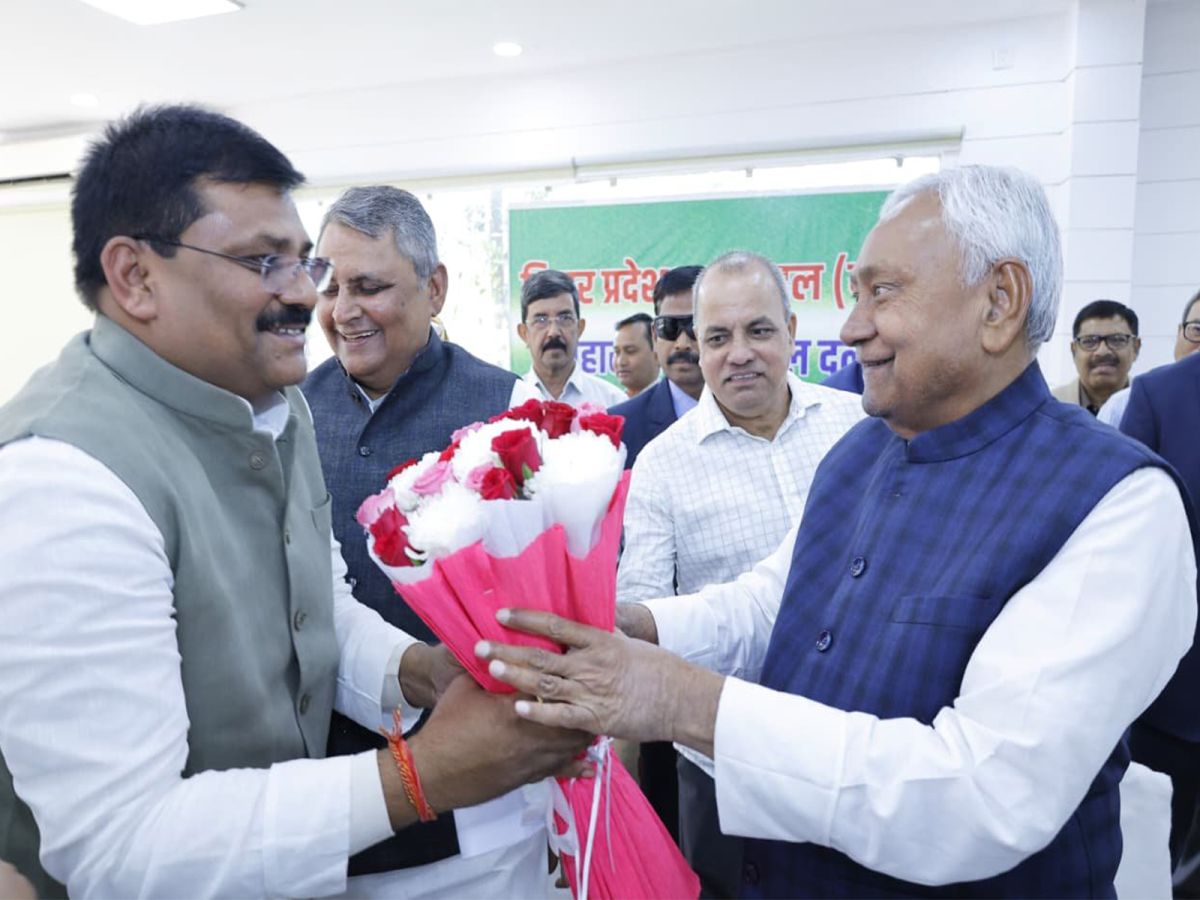 Nitish Kumar Unanimously Picked to Lead JD(U) Legislature Party Again