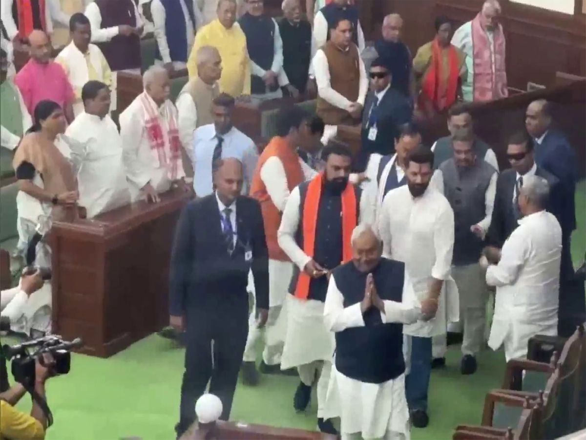 Nitish Kumar Unanimously Chosen as NDA Leader Before New Bihar Government Oath