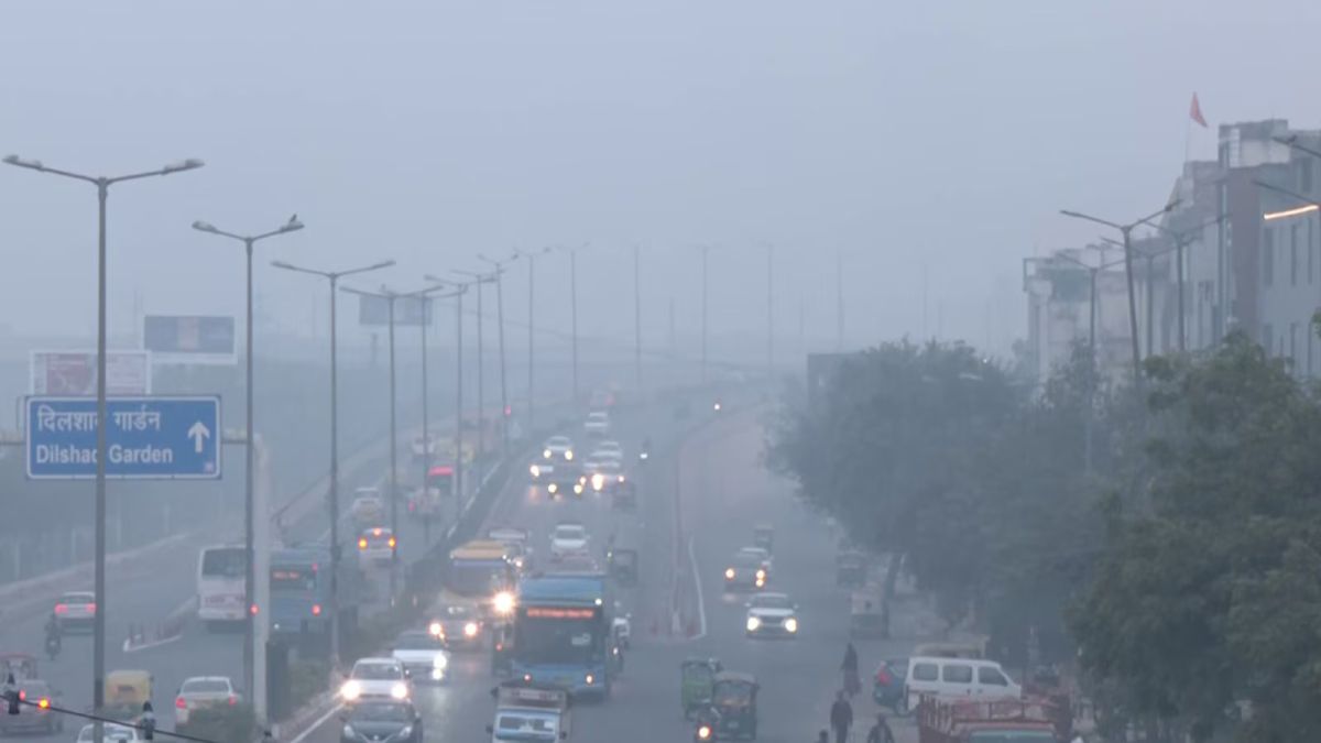 Delhi Air Quality Hits Severe Levels as AQI Soars Past 400 Across Capital