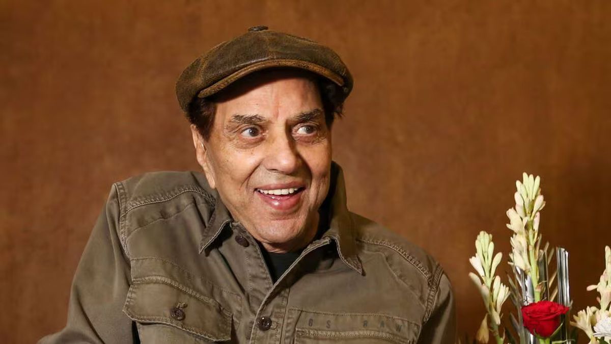 Bollywood Icon Dharmendra Dies at 89; cremated in presence of family