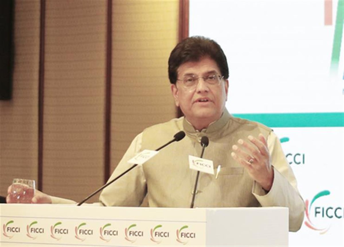 Piyush Goyal Urges Traders to Organize Grand ‘Swadeshi Mela’ in Delhi for New Strength