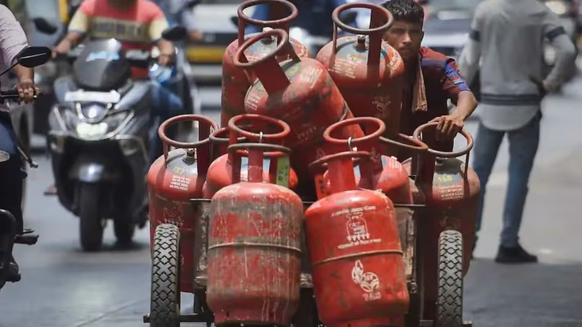नए साल पर लगा बड़ा झटका, ₹111 महंगा हुआ कमर्शियल LPG गैस सिलेंडर