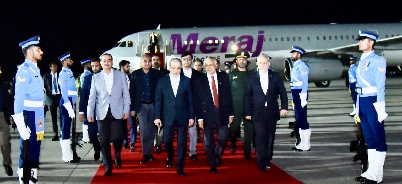 US and Iran teams head to Islamabad for second round of peace talks hosted by Pakistan