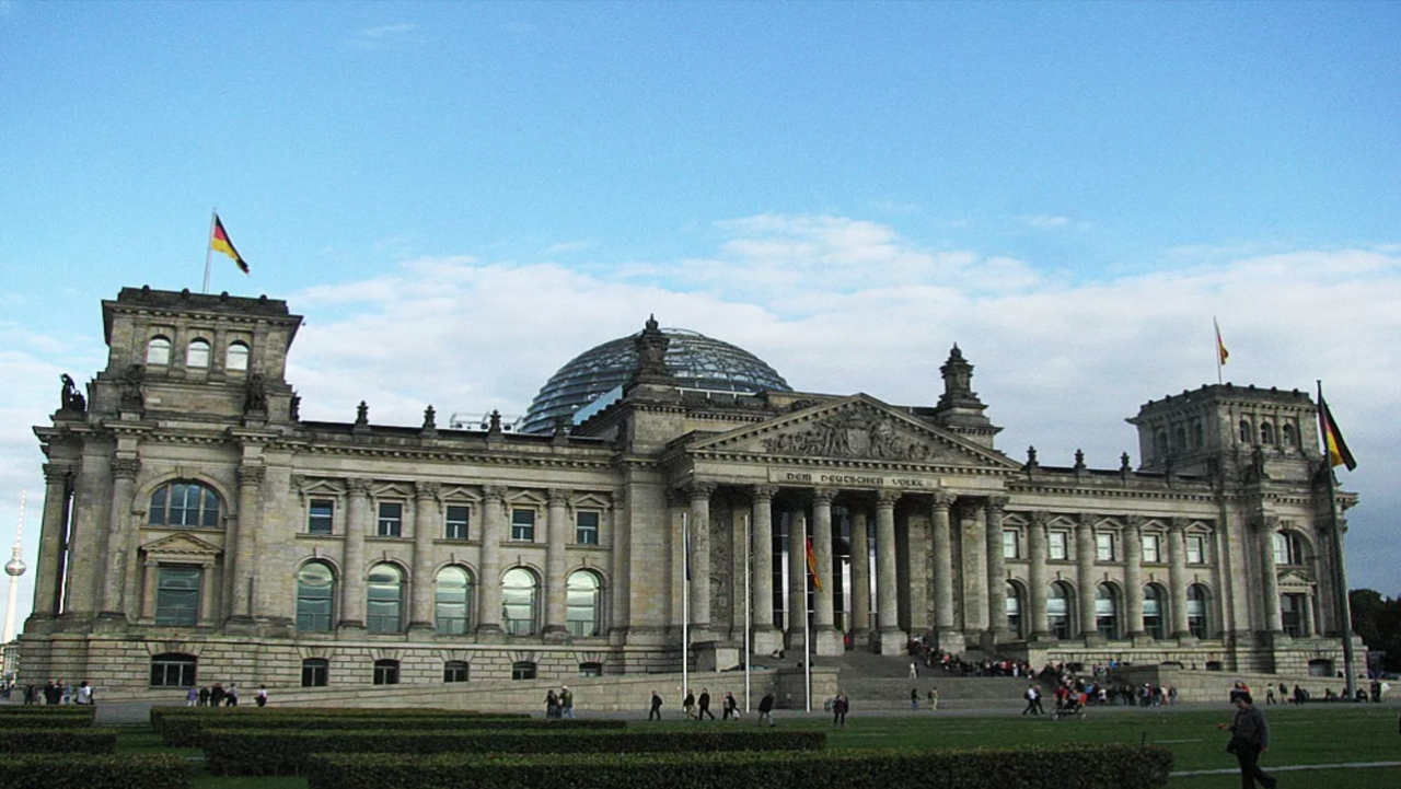 Germany Powerless as Fuel Crisis Grips the Nation, Says German Politician