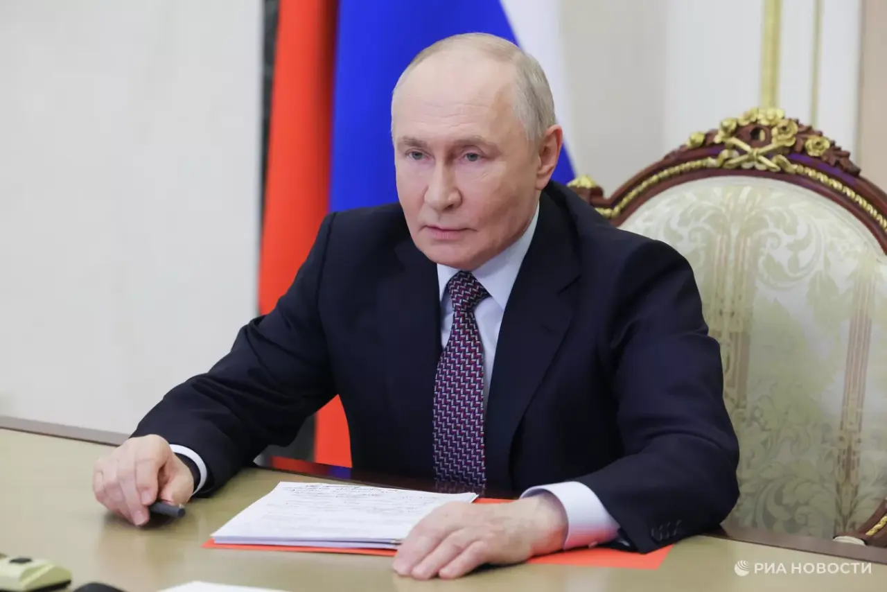 Russia and China Ditch the Dollar, Nearly All Trade Now Settled in Rubles and Yuan