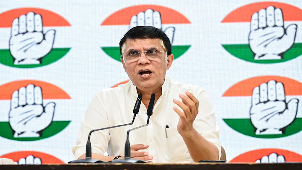 Supreme Court Throws a Lifeline to Pawan Khera; Grants Bail in Passport Row Linked to Assam CM’s Wife