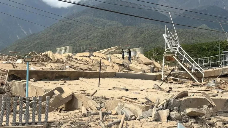 US Sends Two Warships and Military Aircraft to Aid Earthquake-Hit Venezuela
