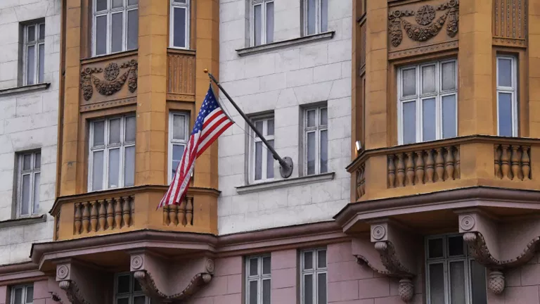 Washington Issues Wind-Down Licence as New Iran Sanctions Hit Ten Individuals, 24 Firms and 20 Ships