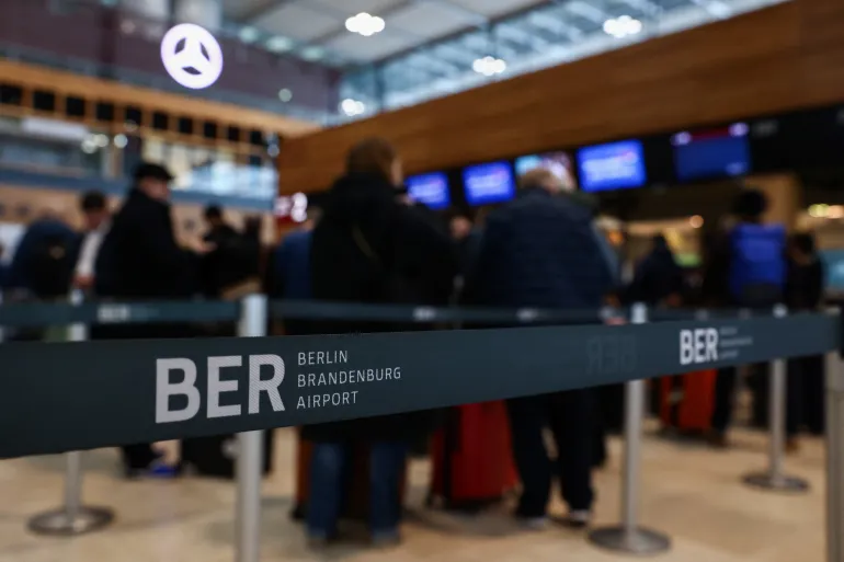EU’s New Digital Border System Is Wrecking Summer Travel Plans, Aviation Industry Warns