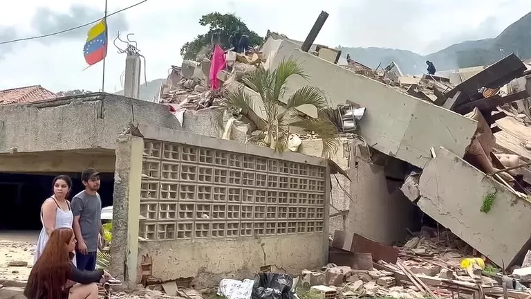 Business Returns to La Guaira, Venezuela One Week After Deadly Earthquakes
