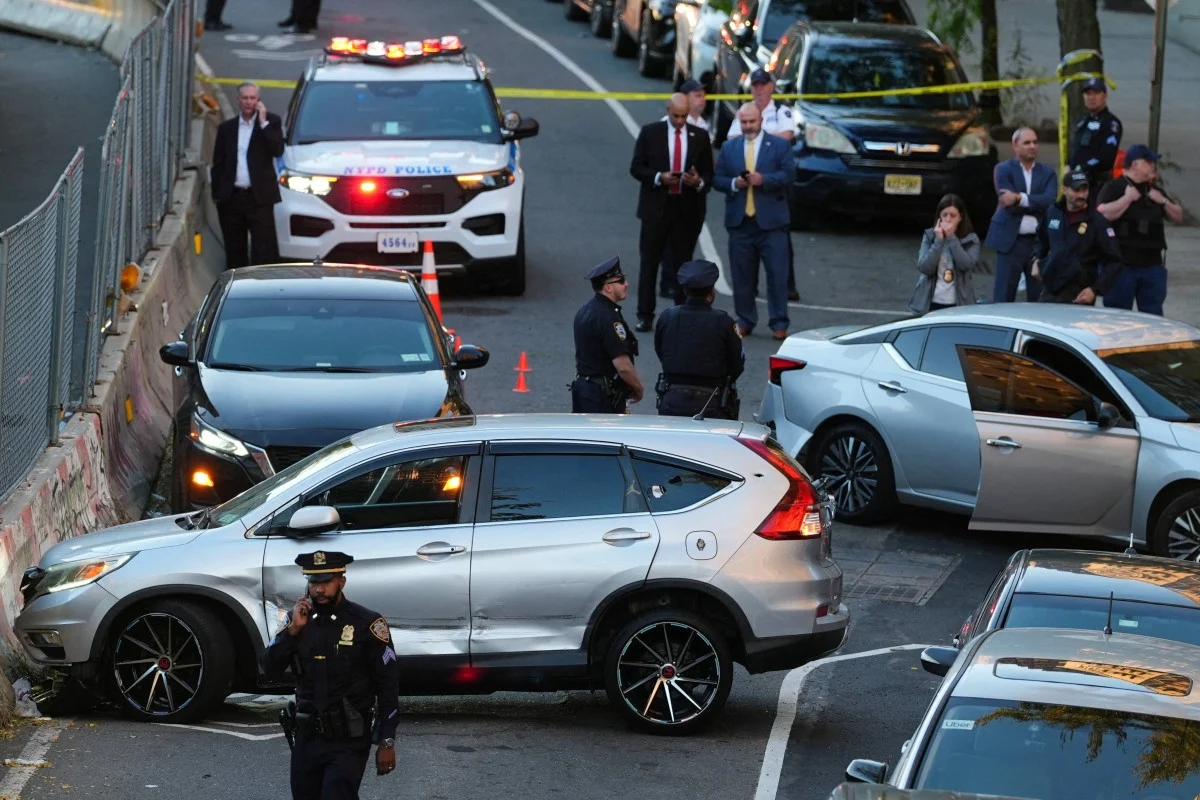 New York Mayor Demands ICE Leave City After Agents Shoot Driver With Child Inside Car
