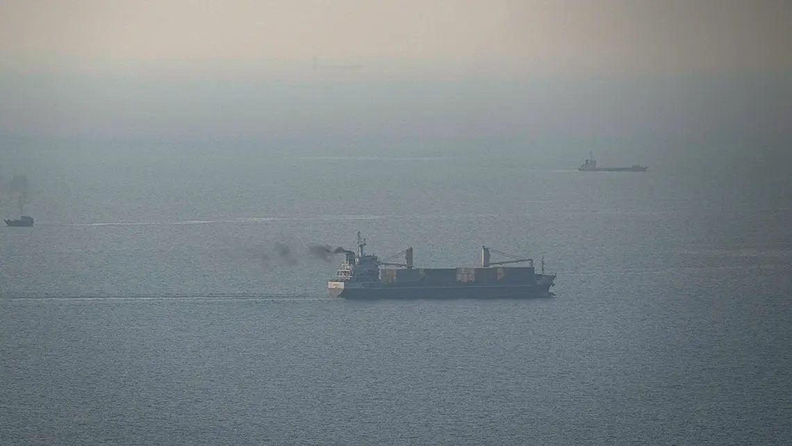 Hormuz Tanker Blasts Deepen Crisis as Trump Signals Fresh Strikes on Iran